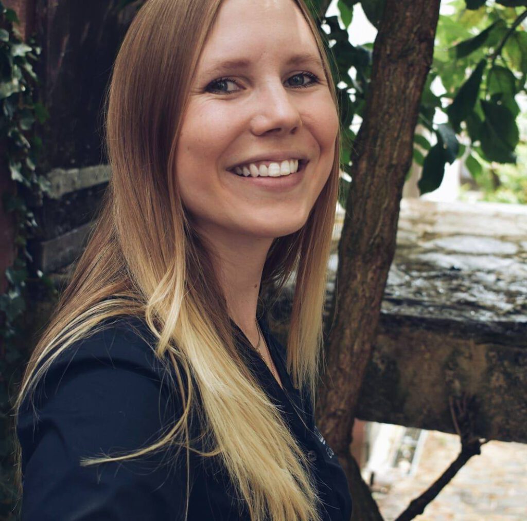 Elodie &ndash; Friseurin in Lieser